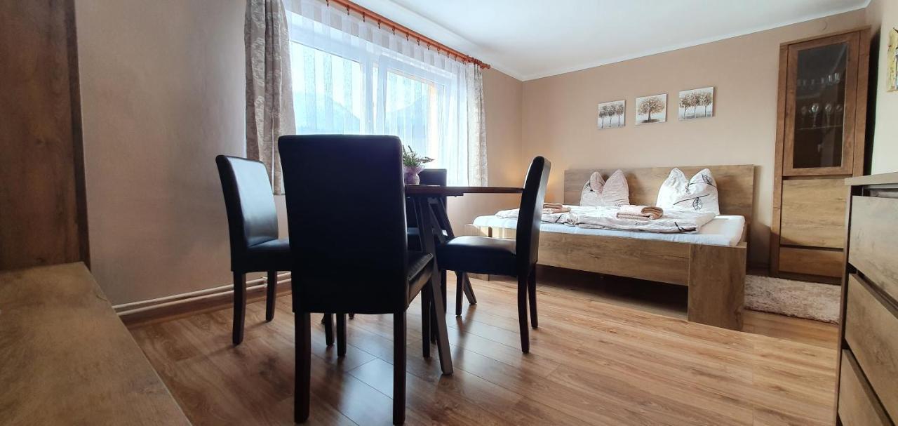 Apartman U Babicky Ždiar エクステリア 写真